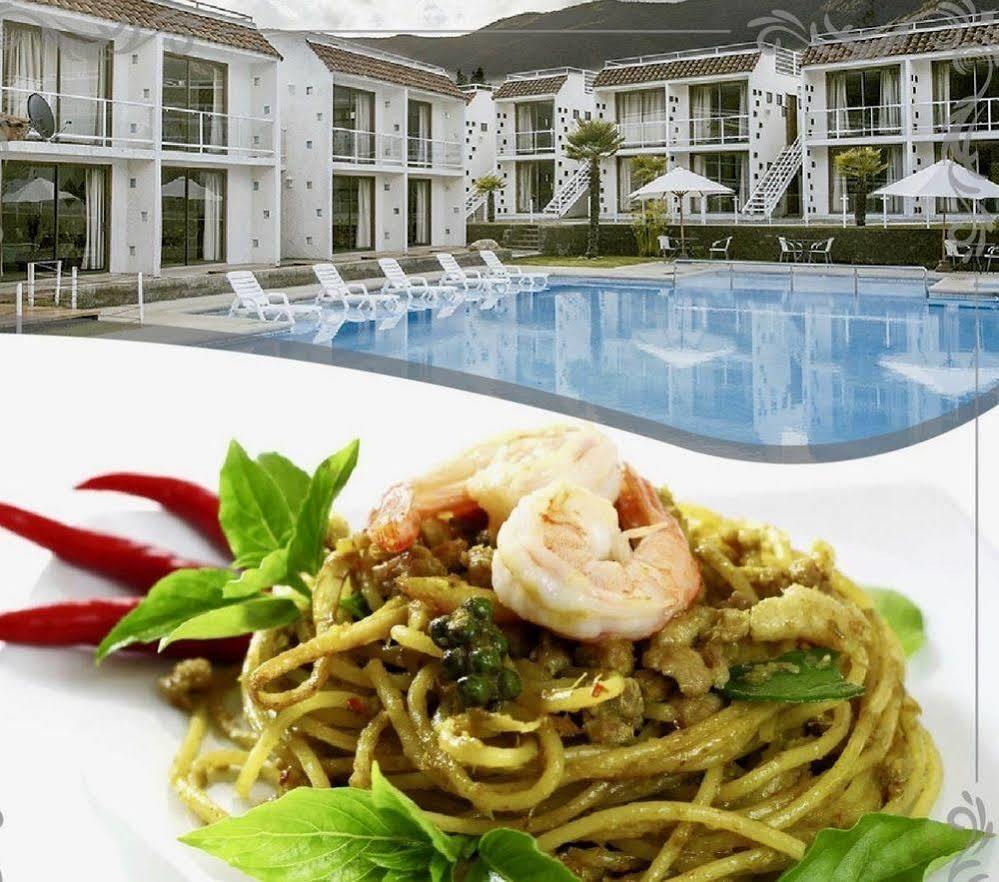 Howard Johnson By Wyndham โอลมูเอ ภายนอก รูปภาพ